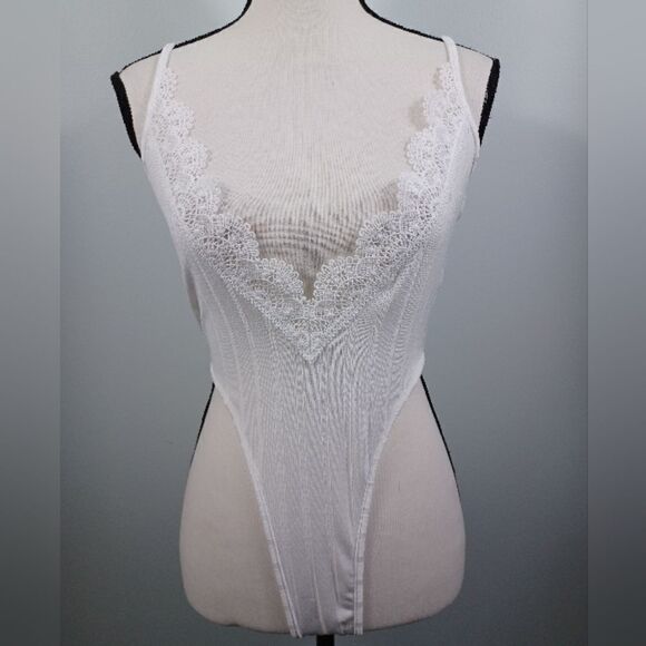 ‼️final must bundle‼️ Intimates Bodysuit Lingerie Ribbed w/Deep Lace V-neck - Picture 1 of 7